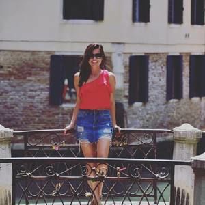 Meet your Posher, Dayna